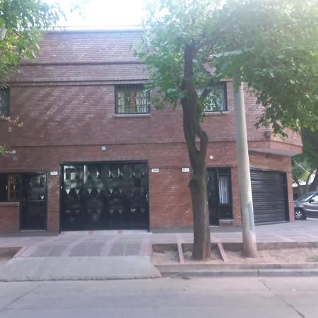Apartamentos Willy - En Zona Residencial Con Estacionamiento Mendoza Extérieur photo