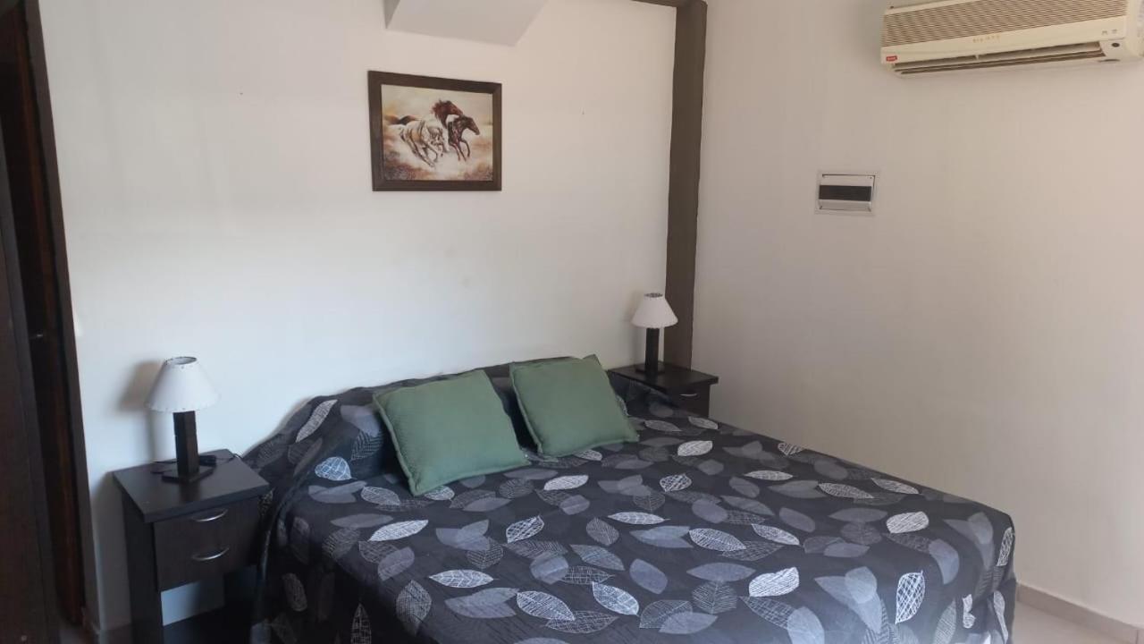 Apartamentos Willy - En Zona Residencial Con Estacionamiento Mendoza Extérieur photo